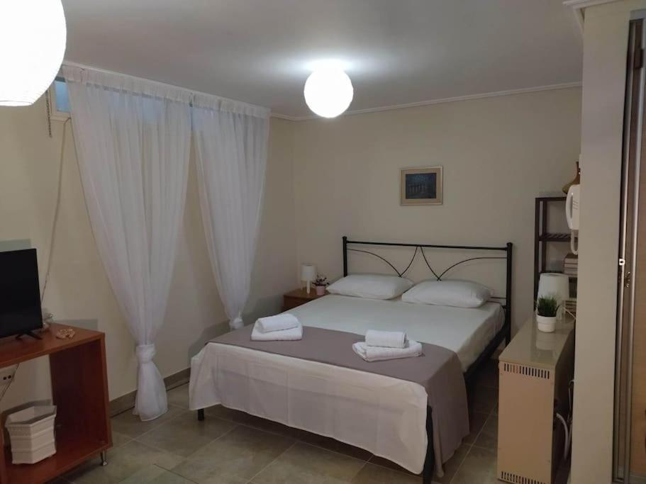 Kalamata Beach Maizonette Ground Floor And Semi-Basement With Yard Eksteriør billede