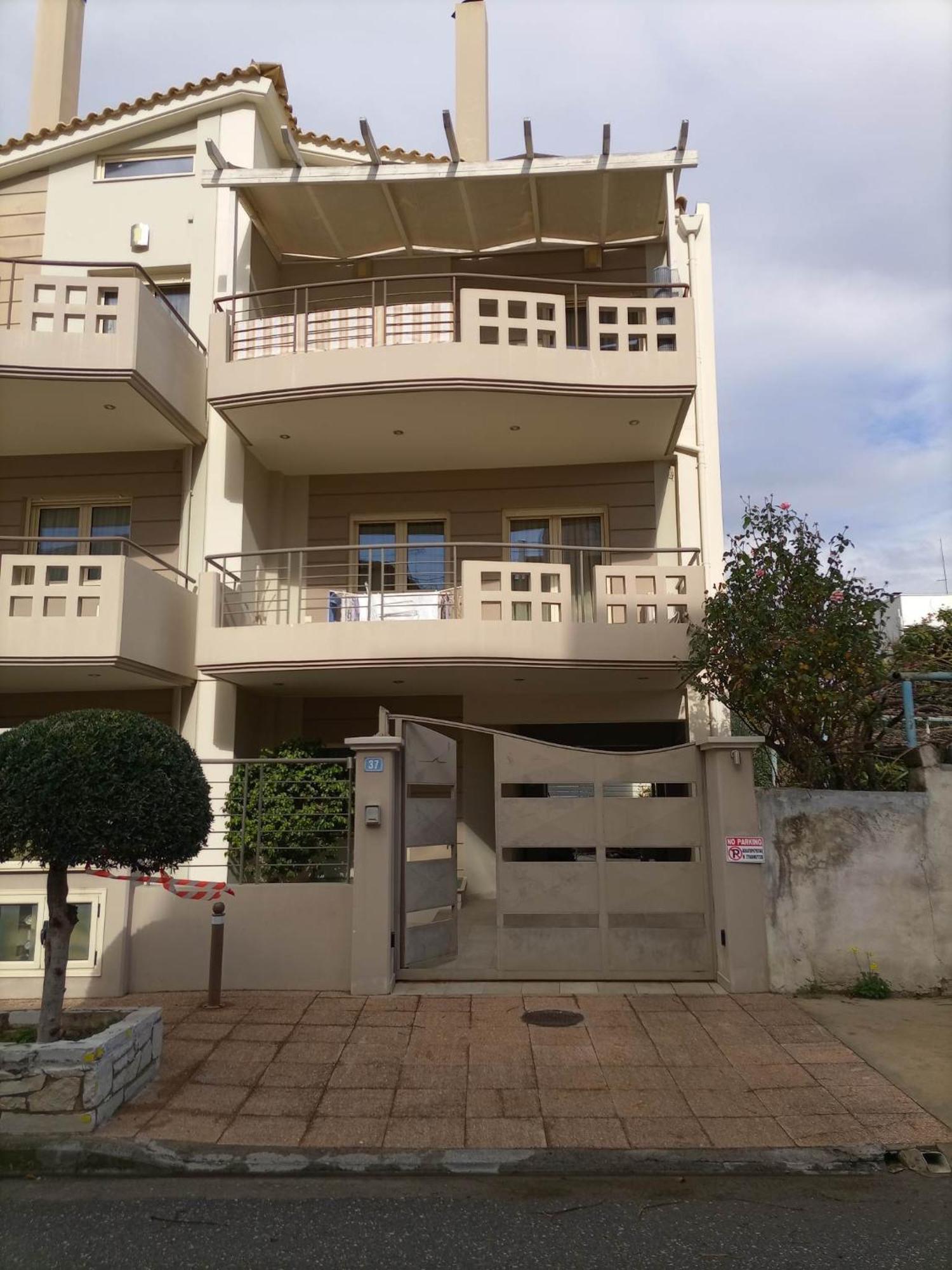 Kalamata Beach Maizonette Ground Floor And Semi-Basement With Yard Eksteriør billede